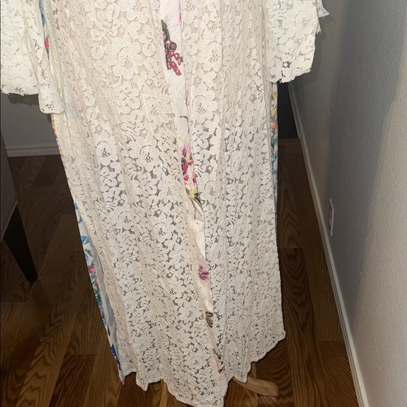 Floral Lace Maxi Dress - Picture 7 of 7